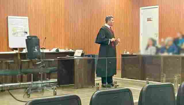 Criminoso que matou mulher a facadas na frente dos filhos é condenado a 30 anos de prisão
