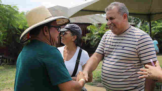 Situação das queimadas e problemas em escola no baixo Madeira preocupa candidato Aires Mota