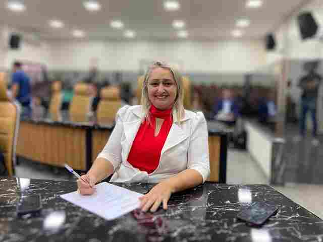 Vereadora Márcia Socorrista apresenta projeto que institui Programa de Educação Humanitária para Bem-Estar e Saúde Ambiental