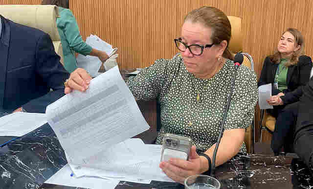Mobilização de garis arquiva projeto que cria gari comunitário