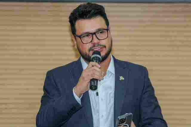 Preocupado com a crise ambiental, Marcelo Cruz indica ao Governo que forneça máscaras para idosos e pessoas com comorbidades