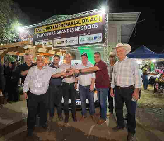 Veículo adquirido com emenda do deputado Dr. Luís do Hospital é entregue à ACIJ