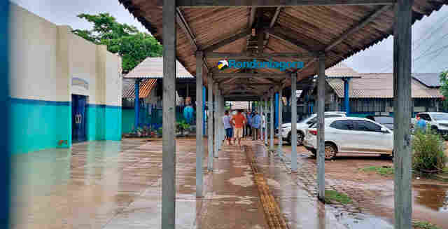 Votação em Porto Velho começa com poucos eleitores em escolas