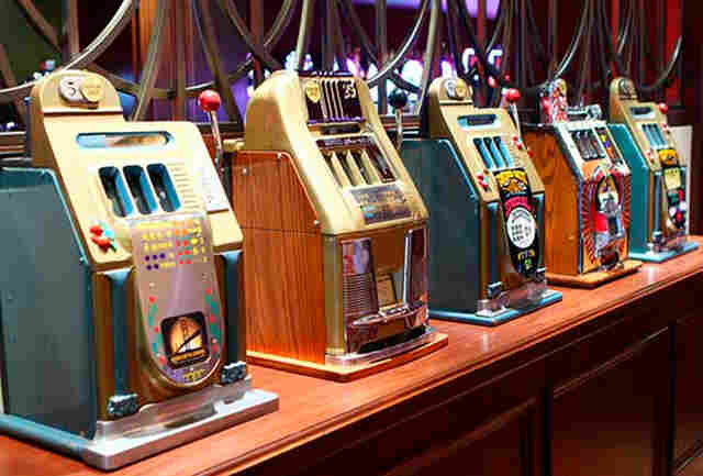 A evolução do slots, o coração dos cassinos online