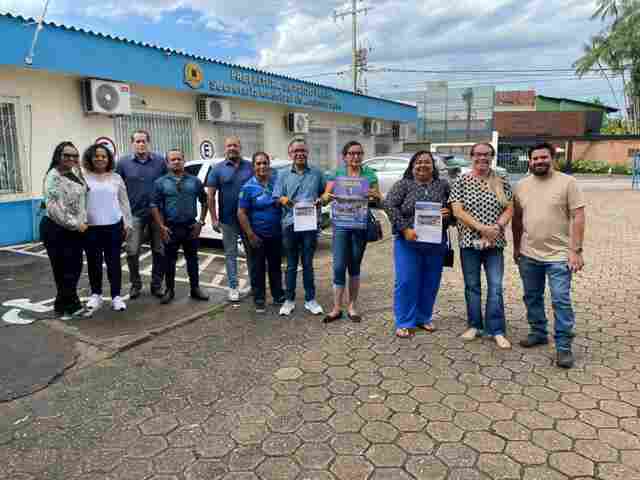 Chapa 1 visita repartições em busca de votos para a eleição de quarta-feira
