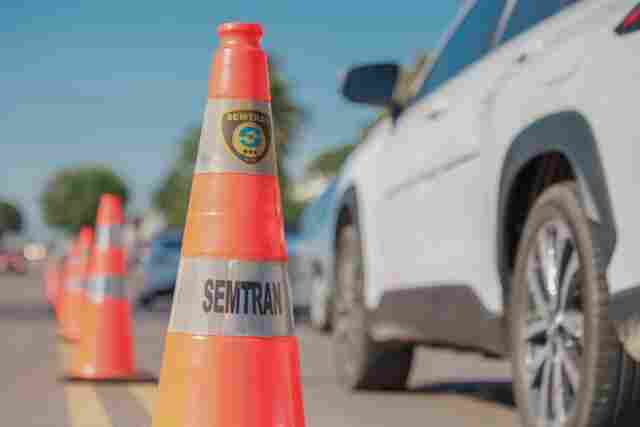 Secretaria proíbe estacionamentos de veículos em locais de Carnaval e alerta para remoções