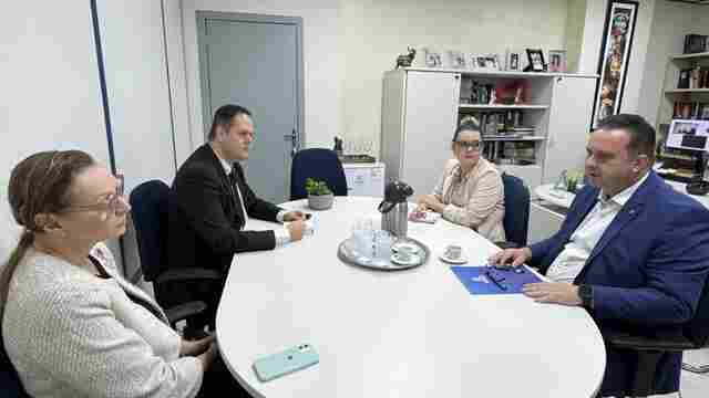 Deputado Dr. Luís do Hospital discute melhorias na saúde em reunião com o Ministério Público