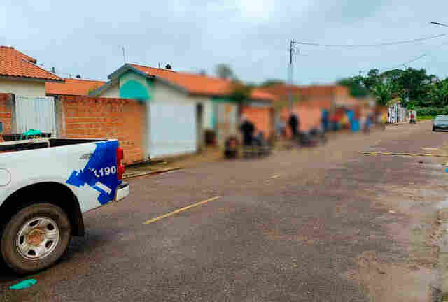 Criança é assassinada e outra baleada dentro de casa