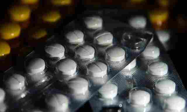 Suspensa norma que autoriza farmacêuticos a prescreverem remédios