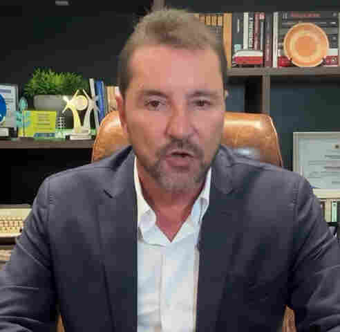 AROM garante liminar suspendendo assembleia golpista, mas Hildon prefere renunciar para evitar retaliações às prefeituras