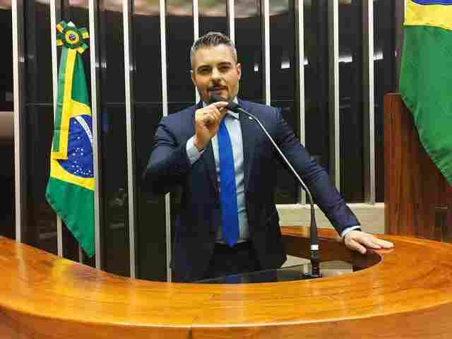 Thiago Flores reforça compromisso com a causa do autismo no Dia Mundial de Conscientização