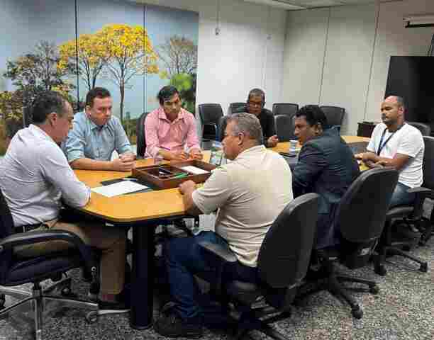 Deputado Luís do Hospital leva demandas dos servidores do DER ao vice-governador