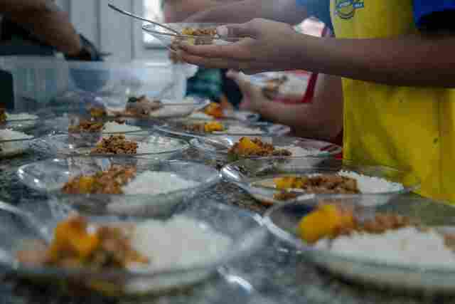 Servidores denunciam sobrecarga, falta de alimentos e cardápio inviável nas escolas de Porto Velho