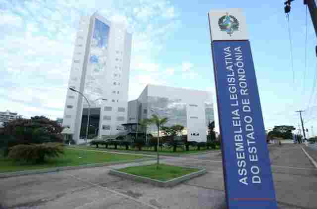 Projeto de Lei de Alex Redano garante prioridade em matrícula escolar para mulheres vítimas de violência doméstica e dependentes