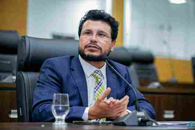 Vídeo: deputado Marcelo Cruz pede suspensão de contrato de R$ 500 milhões para terceirização da saúde em Rondônia