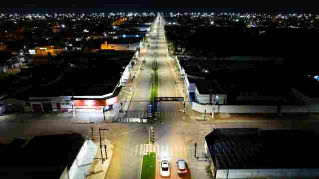 Deputado Luizinho comemora nova iluminação LED em Vilhena