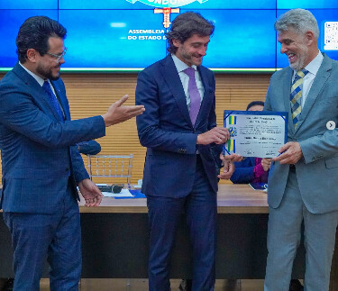 A pedido do deputado Marcelo Cruz, Assembleia Legislativa homenageia procuradores e concede título de Cidadão Honorário a Vicente Martins Prata Braga