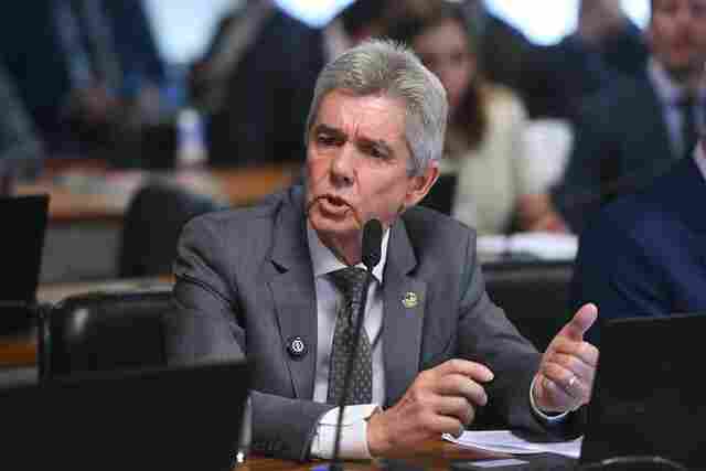 Senador Jaime Bagattoli assina instalação de CPMI para investigar fraudes bilionárias no INSS