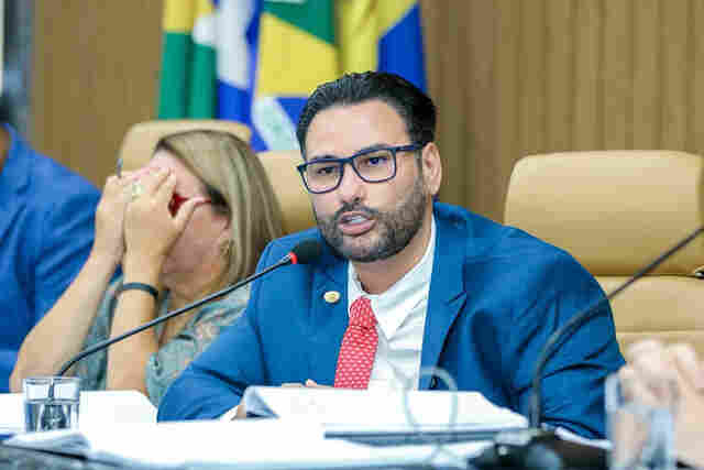 Vereador denuncia ameaças e perseguição política; reunião com prefeito revela troca de apoio por cargos com altos salários