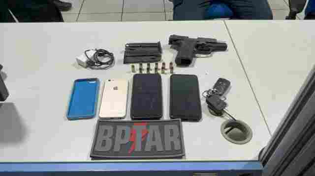 Polícia intercepta grupo armado em veículo na zona leste da capital