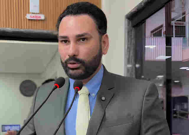 Justiça cobra explicações da Prefeitura por restringir acesso de vereador a dados oficiais