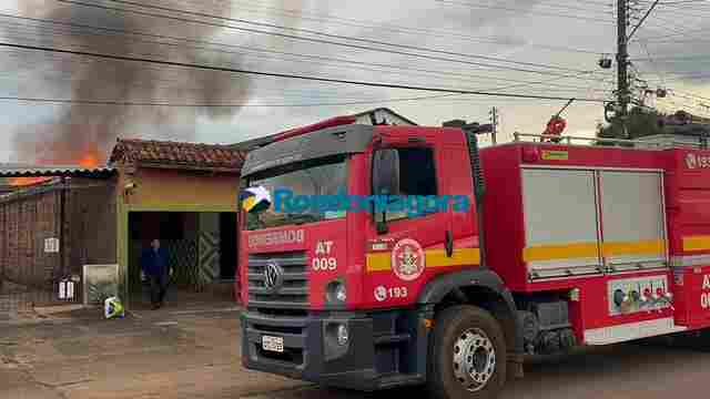 Morador de rua sofre descarga elétrica ao tentar ajudar em incêndio no bairro Embratel