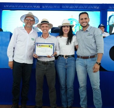 Senador Jaime Bagattoli recebe título de cidadão honorário pelas contribuições ao município de Ji-Paraná