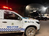 Tiros no pneu do carro: oficial da PM preso bêbado após tentar humilhar guarnição, fuga e resistência é solto após pagar fiança de R$ 3 mil