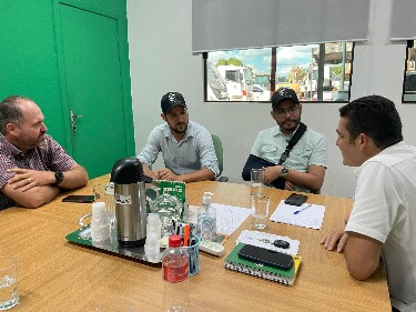 Vereador se reúne com os secretários para definir ações emergenciais de manutenção de vias, bueiros e pontes em distritos