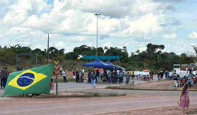 Interdição total da BR-364 no km 563 continua nesta quarta-feira