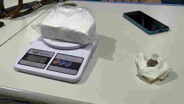 Dois homens são presos com cocaína na cueca