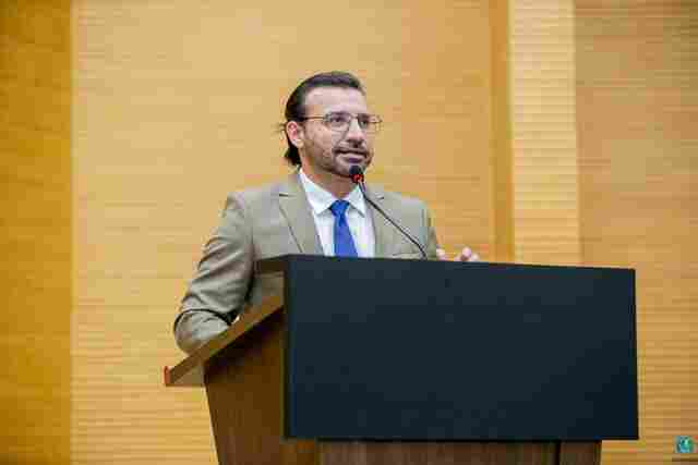 Deputado Ribeiro propõe instalação de totens de segurança em unidade de saúde e creche da capital