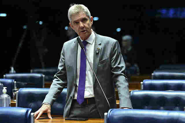 Jaime Bagattoli vota contra o aumento de deputados federais e pela derrubada do IOF