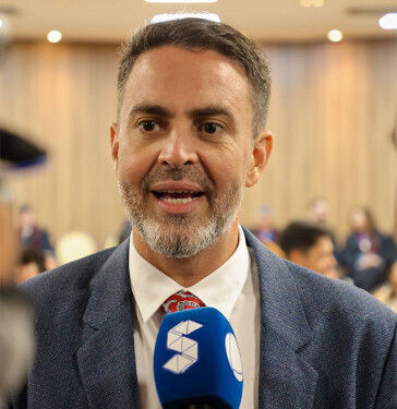 Em versão oficial, prefeito diz que agiu com prevenção ao anular atas, mas esconde que TCE obrigou gestão rever seus atos