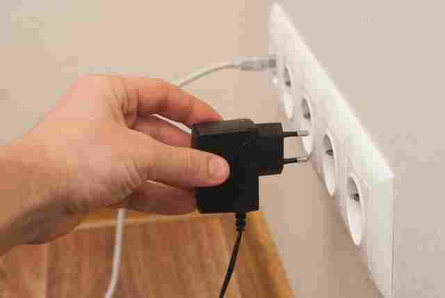 Férias escolares: confira as orientações de segurança para evitar acidentes com a rede elétrica