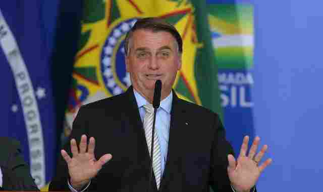 PF cumpre mandados contra Bolsonaro; ex-presidente será obrigado a usar tornozeleira por ordem do Supremo