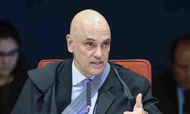 Alexandre de Moraes decide não prender Bolsonaro por descumprimento de cautelar
