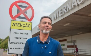 Léo Moraes fala em economia de recursos, mas exemplos práticos de sua gestão apontam para desperdício