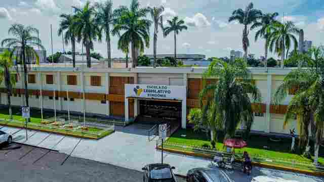 Escola do Legislativo participa da 7ª Festa do Leite em Nova Mamoré