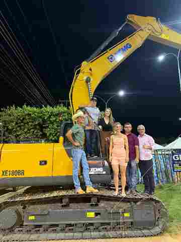 Máquina PC é entregue em Rio Crespo por emenda parlamentar de Lebrinha