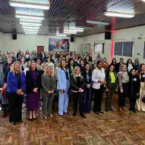 Deputada Gislaine Lebrinha participa de encontro nacional sobre enfrentamento à violência contra a mulher