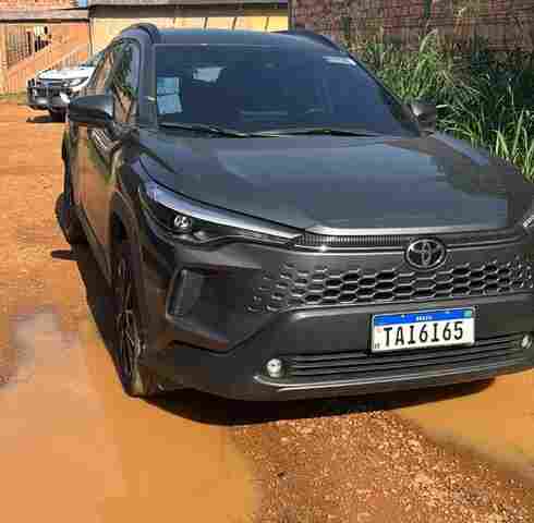 Carro roubado em assalto a residência é encontrado vandalizado na zona sul de Porto Velho