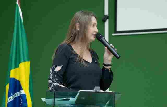 Gislaine Lebrinha visita obra da Linha 7 em Seringueiras
