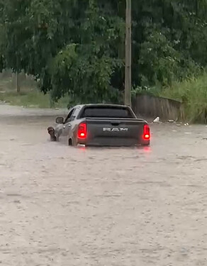 Vídeo: fortes chuvas em Porto Velho causam transtornos