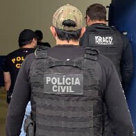 Operação da Polícia Civil mira facção que sequestrava, torturava e executava vítimas após “julgamentos” virtuais