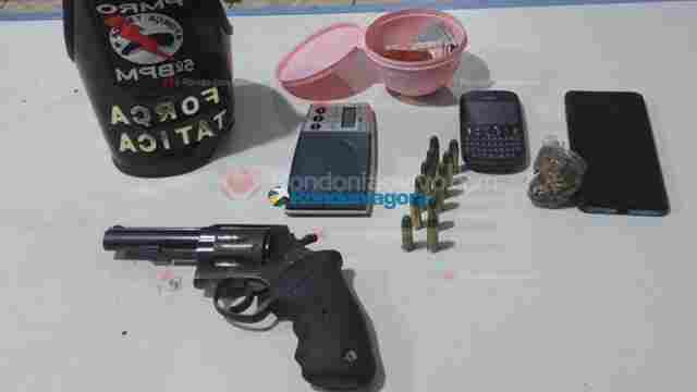 Arma roubada é apreendida e dois são presos por tráfico na zona leste de Porto Velho