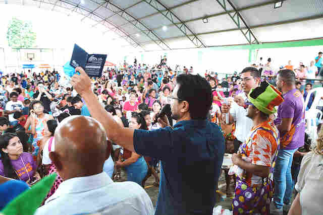 Caravana Colo de Mãe leva serviços gratuitos à comunidade em ação especial ao Dia das Crianças