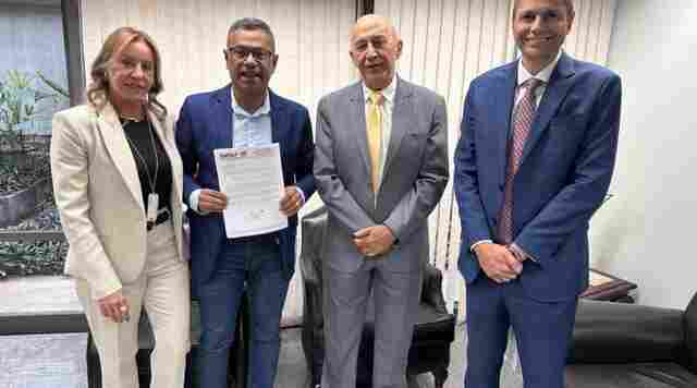 Sindsef/RO protocola parecer no gabinete do senador Confúcio Moura e busca apoio para Dedicação Exclusiva