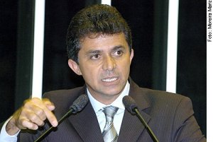 EXPEDITO JÚNIOR DENUNCIA OPERAÇÃO ARCO DE FOGO E PEDE CAUTELA A LULA CONTRA RONDÔNIA