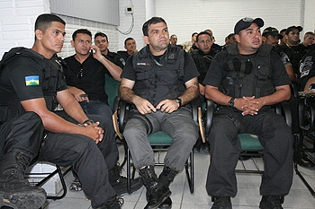 Agentes penitenciários e policiais participam de treinamento tático do Bope